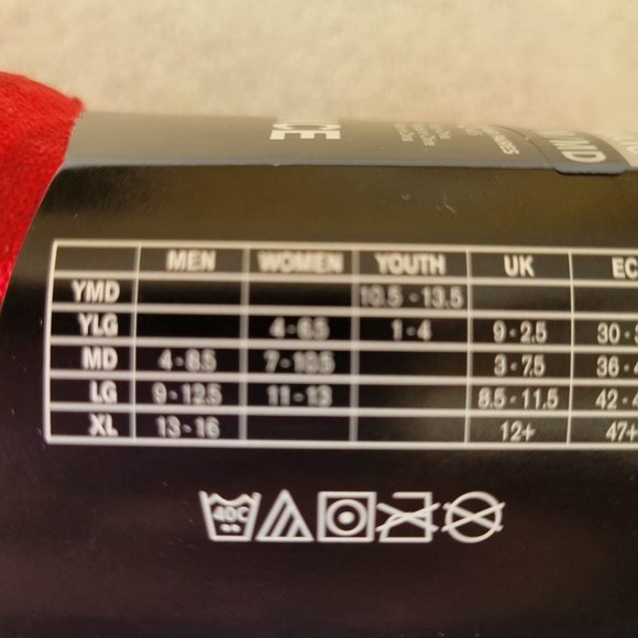 540 Under Armour	2 prs of Performance over the calf socks - Picture 5 of 7